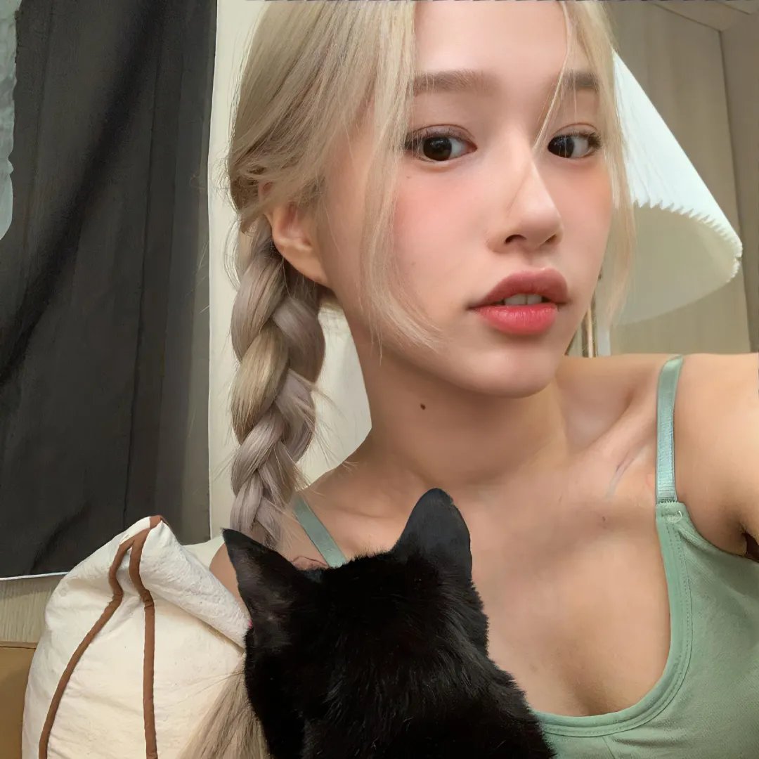 色肉毒蝎女